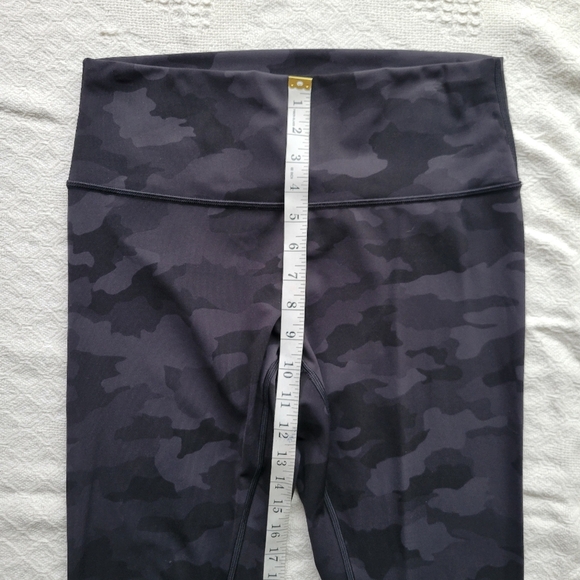 Lululemon Wunder Under High-Rise Crop 23" *Full-On Luxtreme - Picture 5 of 9